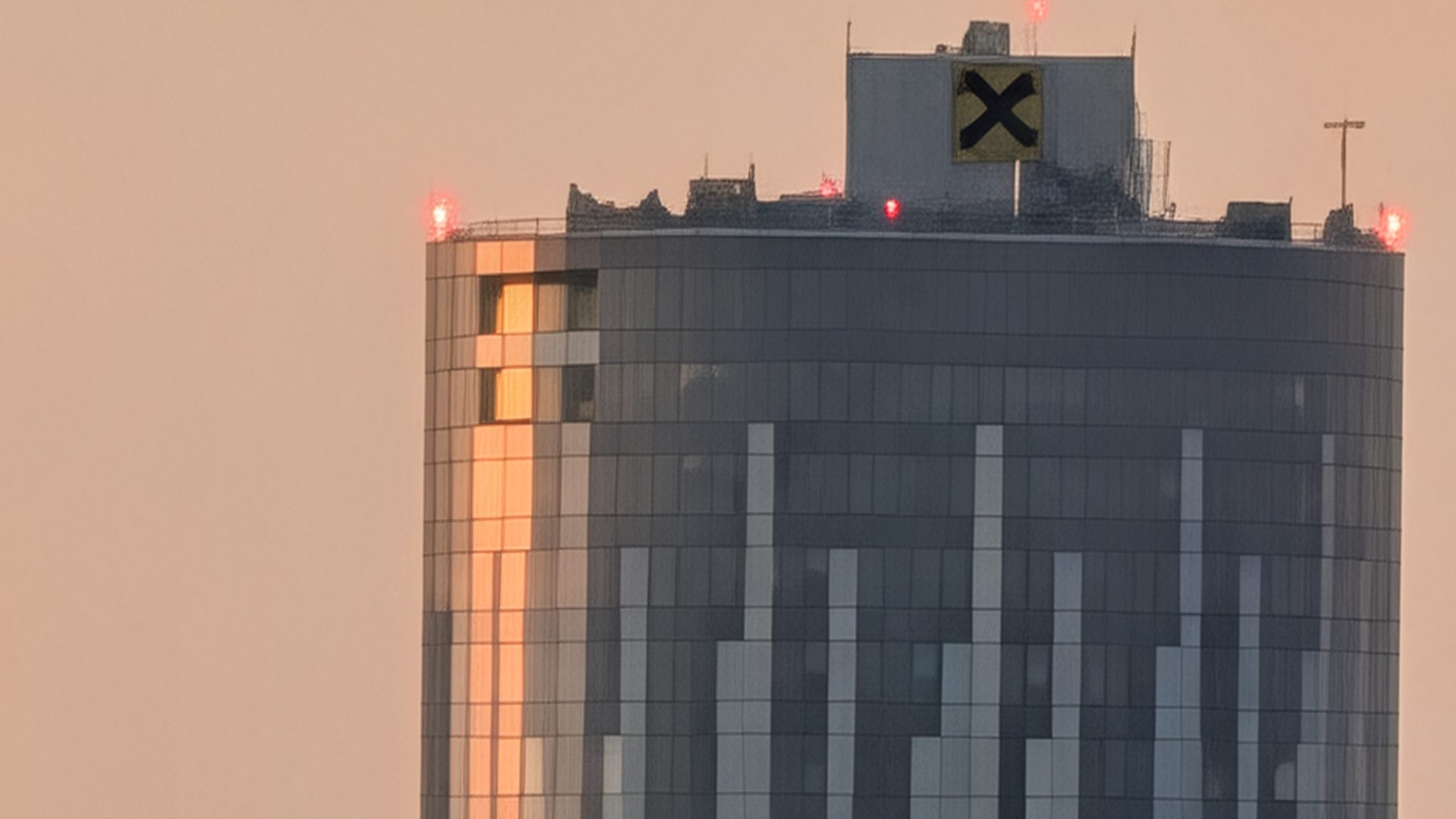 PXL 20250827 163436009.BURST 01