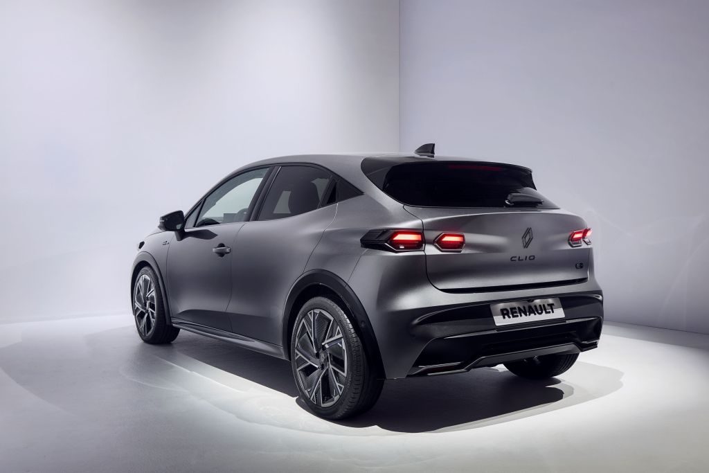 Renault Clio 6 vazut din spate