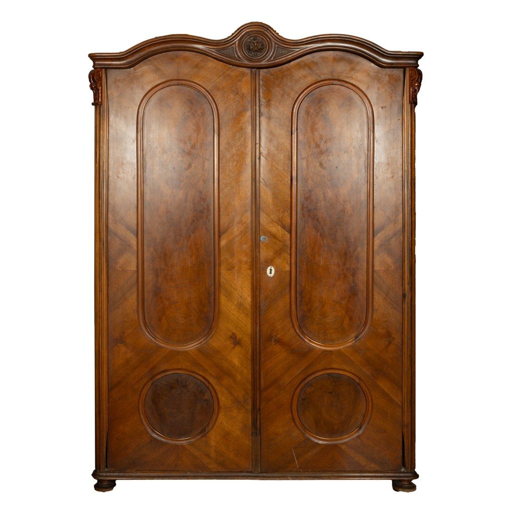 Mobilier din colecția familiei filosofului Emil Cioran, în licitație la Artmark 1 armoar Louis Philippe nuccolectie Emil Cioran