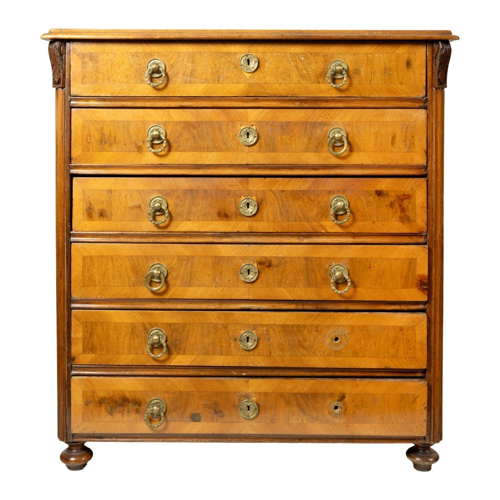 Mobilier din colecția familiei filosofului Emil Cioran, în licitație la Artmark 2 comoda Biedermeier nuc colectia Emil Cioran