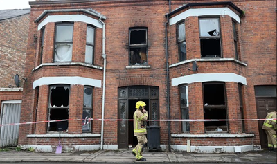 FOTO Scandal uriaș în Irlanda de Nord! Români acuzați de viol au stârnit un val de furie și violențe! 15 polițiști răniți în confruntări 1 content-image