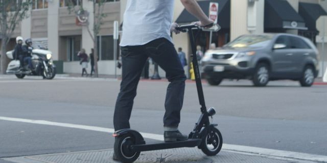 Tragedie în Capitală: Pieton decedat după ce a fost lovit de o trotinetă electrică