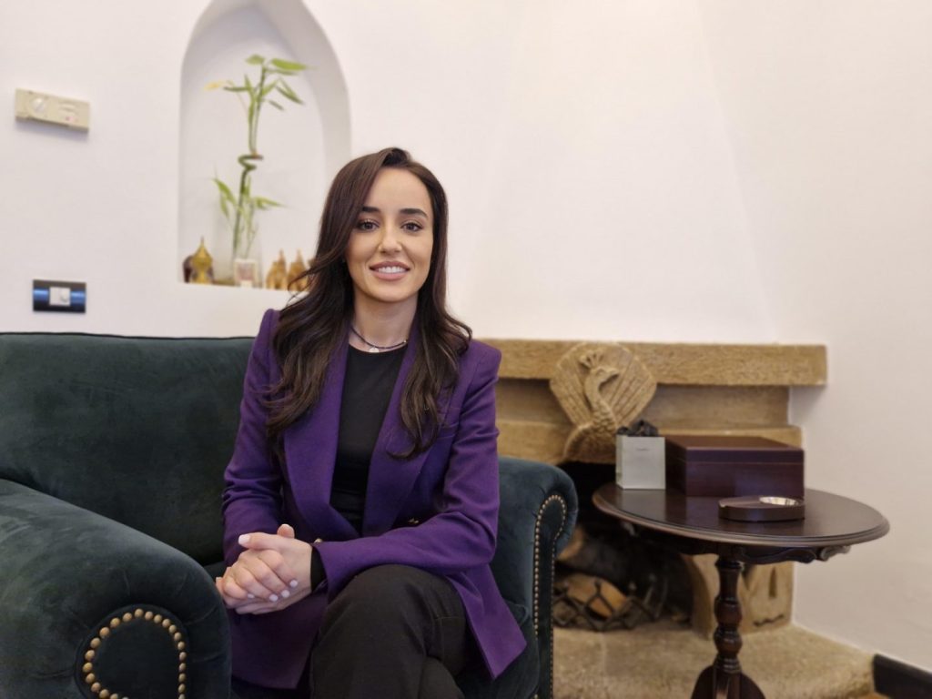 Mountain Residence Retreat: Cabane de 28 mp pentru Investitori, Randament 10% garantat prin contract 4 Monica Badea Director vanzari Mountai-residence.ro
