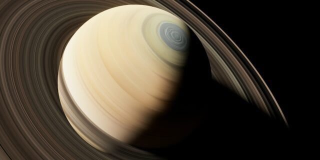 Descoperire senzațională: Elemente esențiale pentru viață găsite pe o lună a planetei Saturn