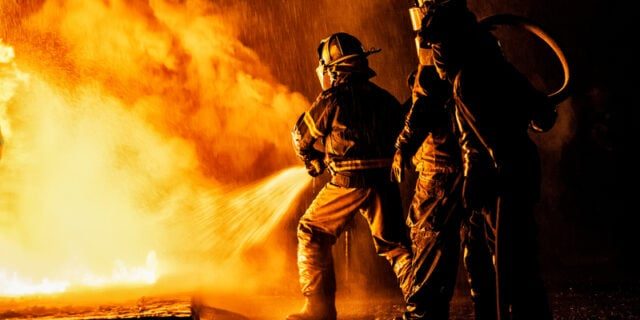 Incendiu și explozie la rafinăria Chevron din Los Angeles