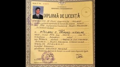 Ministrul Dragoș Pîslaru își publică diplomele pe Facebook într-un gest de transparență