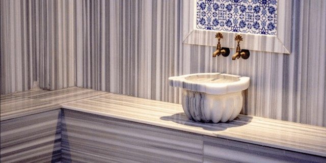 Ritualul baiei turcești: o călătorie senzorială și culturală