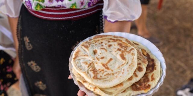 Ziua Gastronomiei și a Vinului Românesc: o sărbătoare a identității culinare și a patrimoniului viticol