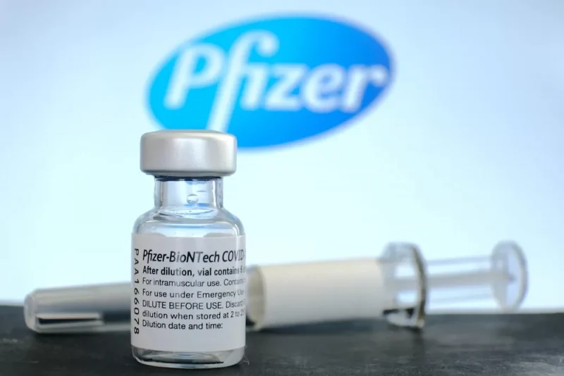 Avocații care apără România în procesul împotriva Pfizer: Detalii despre cererea de 615 milioane de euro