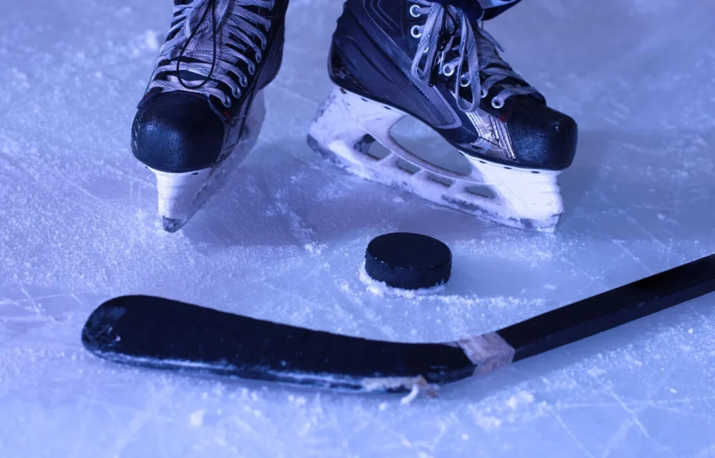 Echipa finlandeză de hochei feminin afectată de norovirus: Meciul împotriva Canadei amânat