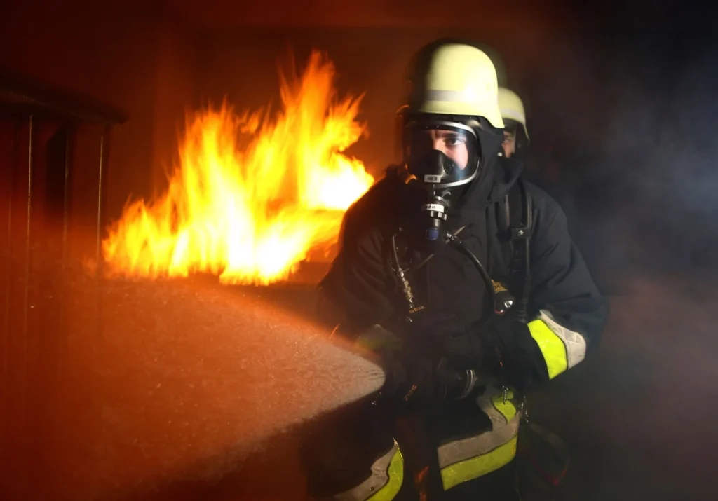 Incendiu devastator la Universitatea din Oradea: Atelier și laborator de inginerie distruse