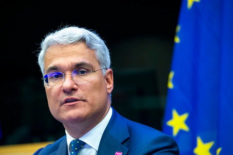 Ministrul Pîslaru critică amânarea deciziei CCR și impactul asupra fondurilor europene