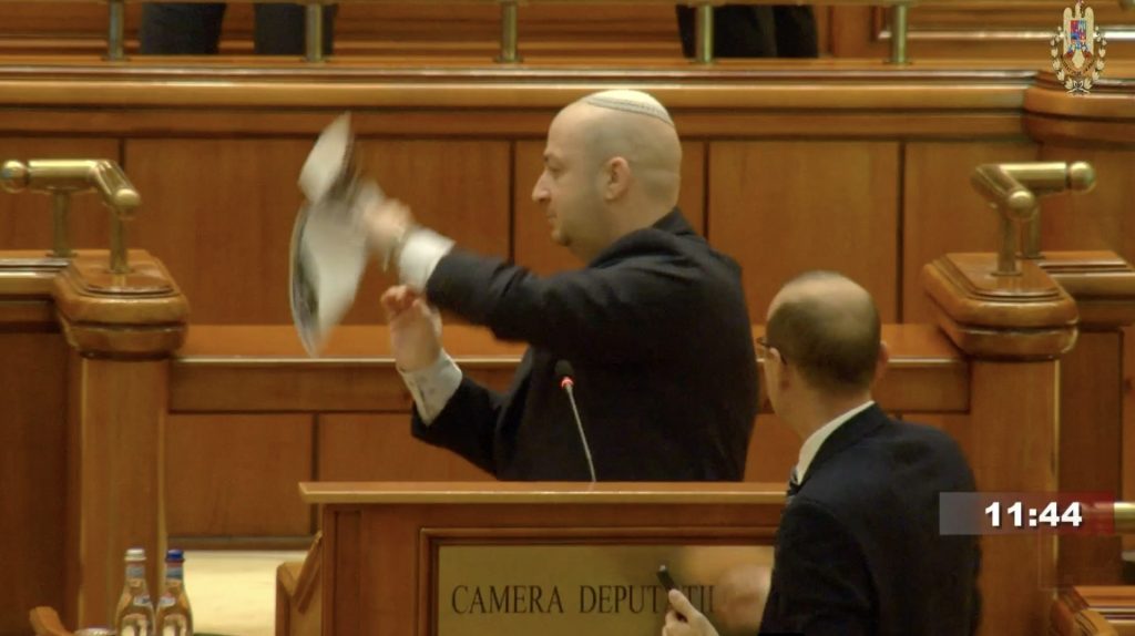 Combaterea extremismului în România: Legea adoptată de Parlament și scandalul din Parlamentul României