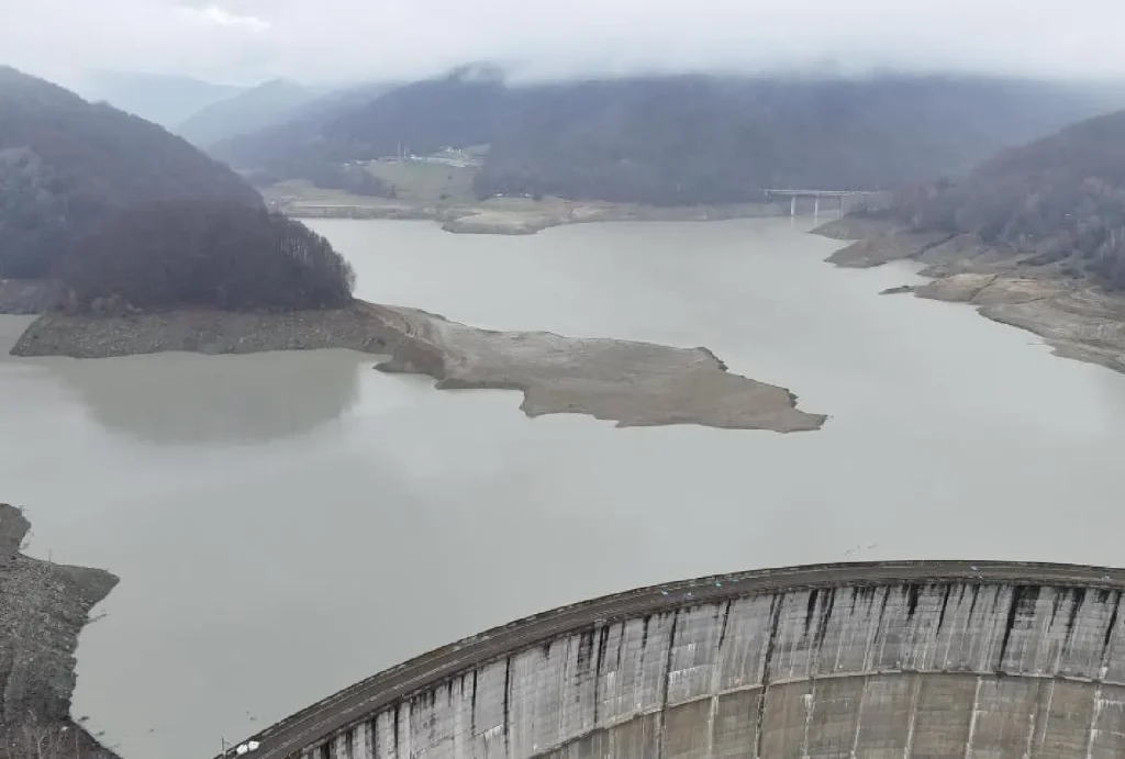 Barajul Paltinu din Prahova: Funcționare normală și asigurarea alimentării cu apă