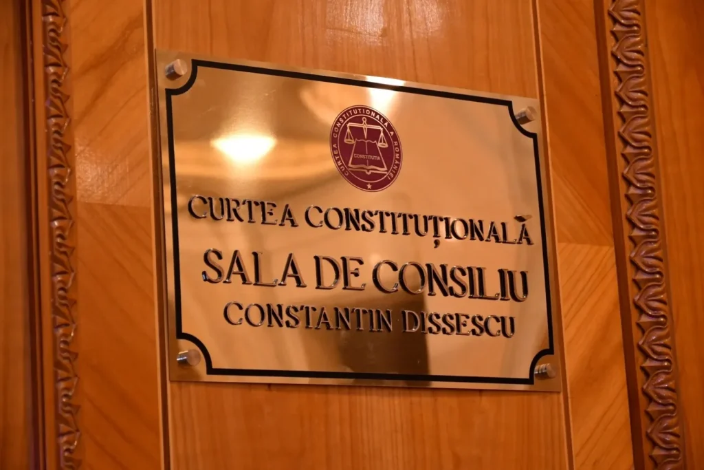 Reforma Pensiilor Magistraților în România: Dublu Standard și Amanarea CCR