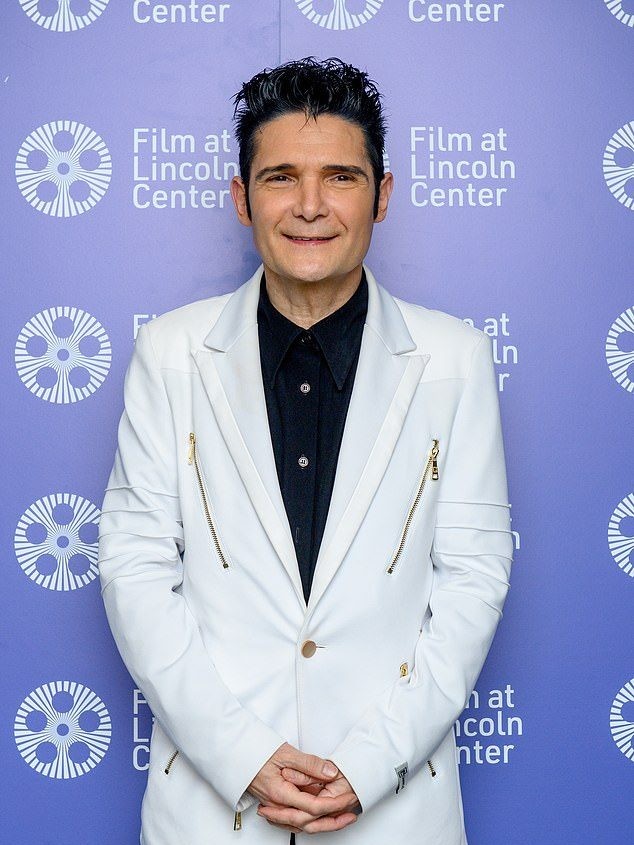 Corey Feldman neagă acum acuzația că fostul său prieten și coleg Corey Haim l-ar fi 'molestat' după ce mama starului decedat și-a criticat vehement comentariile