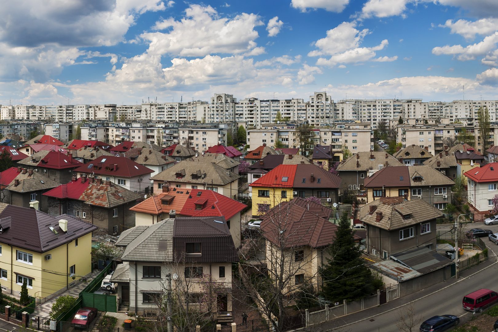 Taxele noi din 2026: Principalele zece modificări fiscale din pachetul 2 al Guvernului Bolojan 1 Locuințe din România. Foto: Daniel Caluian | Dreamstime.com