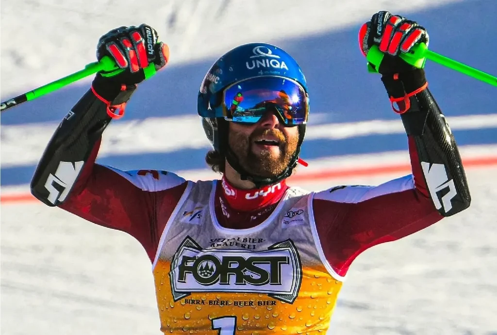 Austriacul Marco Schwarz câștigă primul său Super-G de Cupă Mondială la Livigno