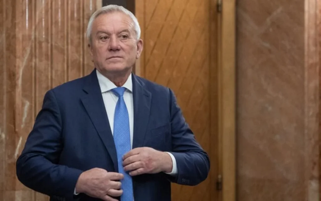 Concedieri și angajări în primării: Ce spun doi edili despre reforme și sinecuri