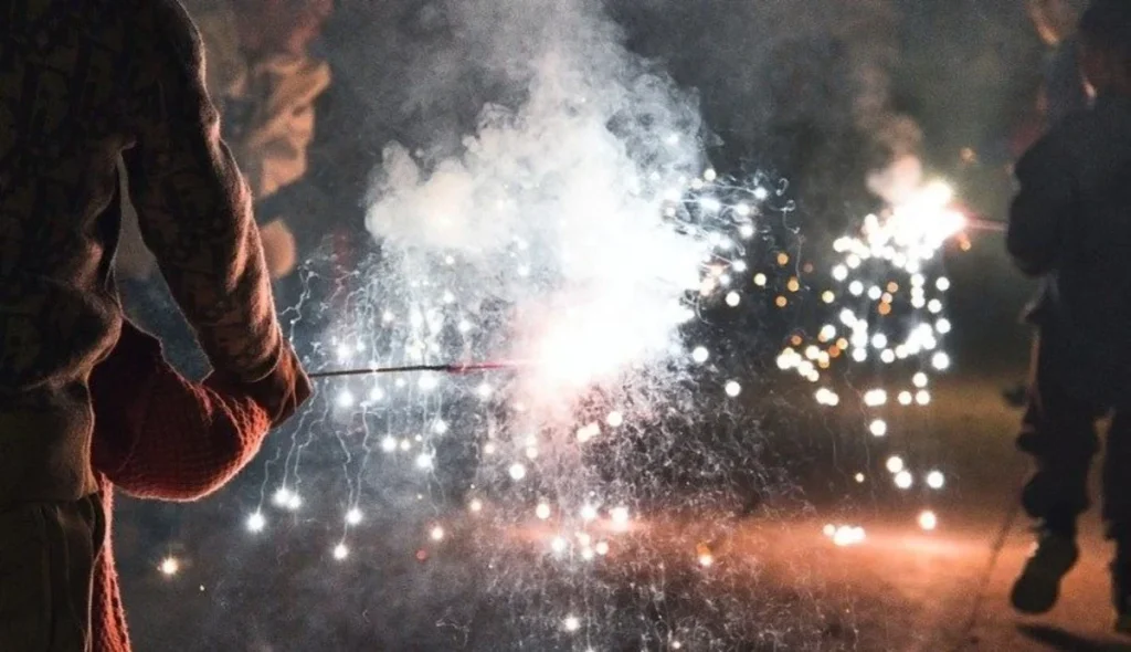 Confiscarea a 10 tone de artificii ilegale în Arad: Detalii și consecințe