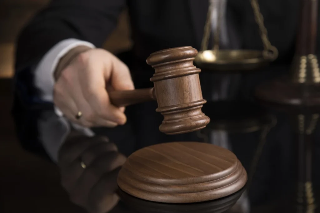 Primarul acuzat că a trimis imagini indecente unei minore: Decizia Tribunalului Giurgiu