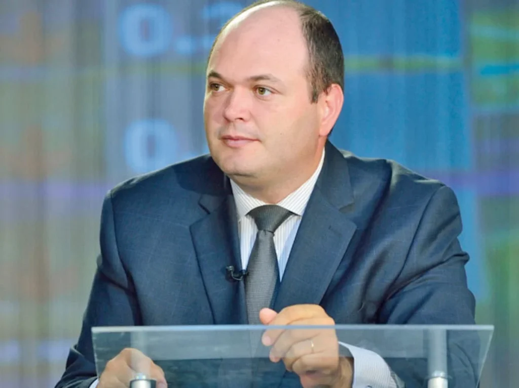 Consilierul lui Bolojan analizează măsurile de austeritate și efectele lor asupra deficitului bugetar în 2026