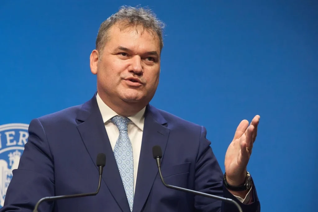 Reforma administrației publice în România: Ce aduce "cuțitul lui Bolojan" și ce schimbări se anunță