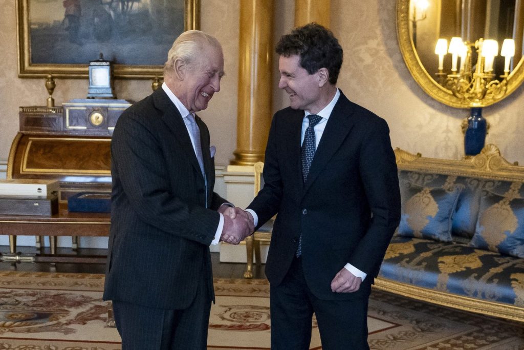 Președintele Nicușor Dan se întâlnește cu Regele Charles al III-lea la Palatul Buckingham și transmite un mesaj de mulțumire