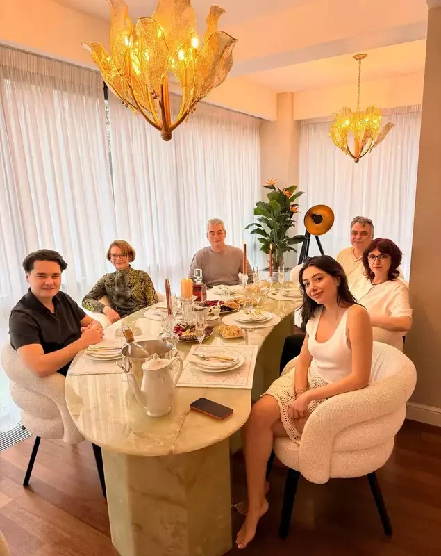 Selly și iubita Smaranda aleg să petreacă Revelionul acasă: Ce stă în spatele deciziei lor