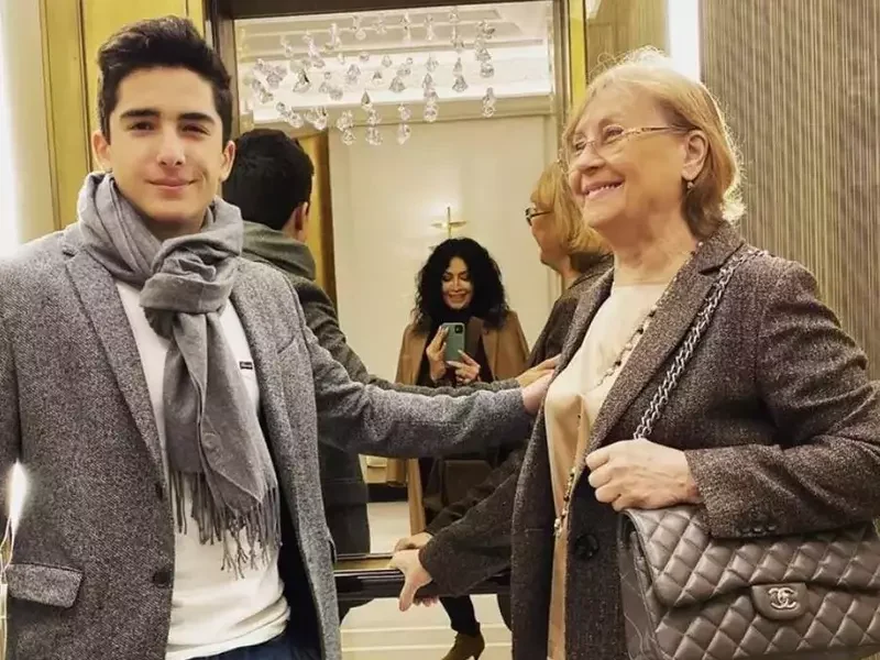 Titlu: Mihaela Rădulescu, profund afectată la înmormântarea mamei sale: detalii și emoții