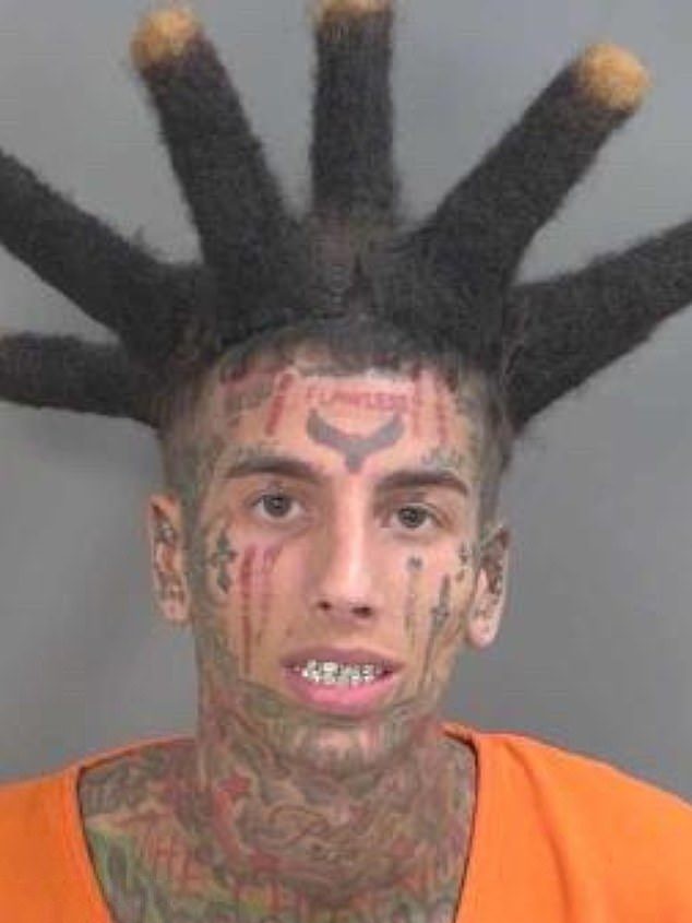 Island Boys: Starul Franky Venegas, din nou arestat în noaptea de Revelion pentru droguri 1 Rapperul din Florida a fost arestat miercuri seara în comitatul Collier sub acuzația de posesie de obiecte destinate consumului de droguri; (fotografiat în 2023)