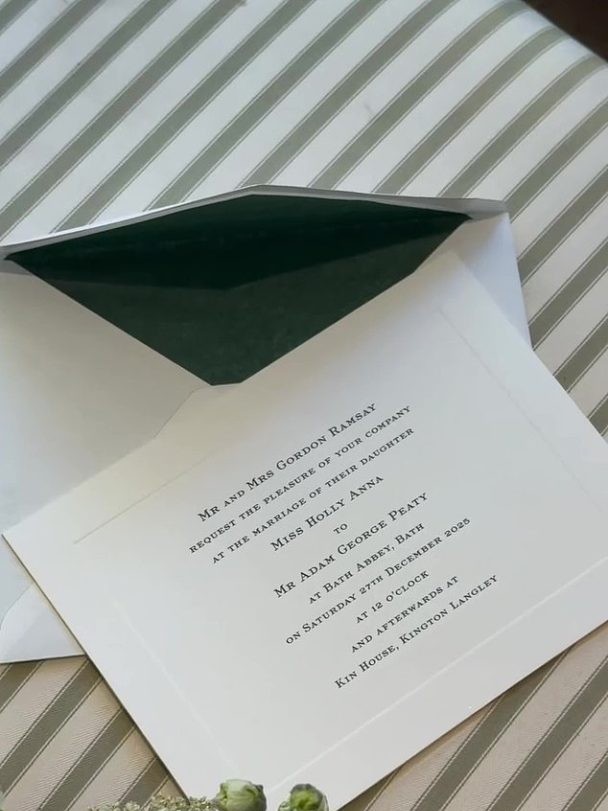 După nunta de la Bath Abbey, care a fost închisă publicului întreaga zi, oaspeții au mers la Kin House pentru a continua sărbătorirea