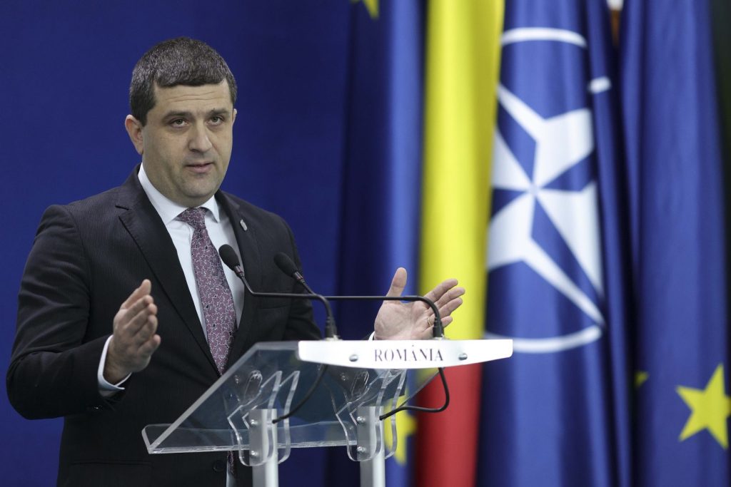 Patru piloți români trimiși în SUA la instructaj au primit peste 500.000 de dolari din partea MApN pentru închirierea unei mașini