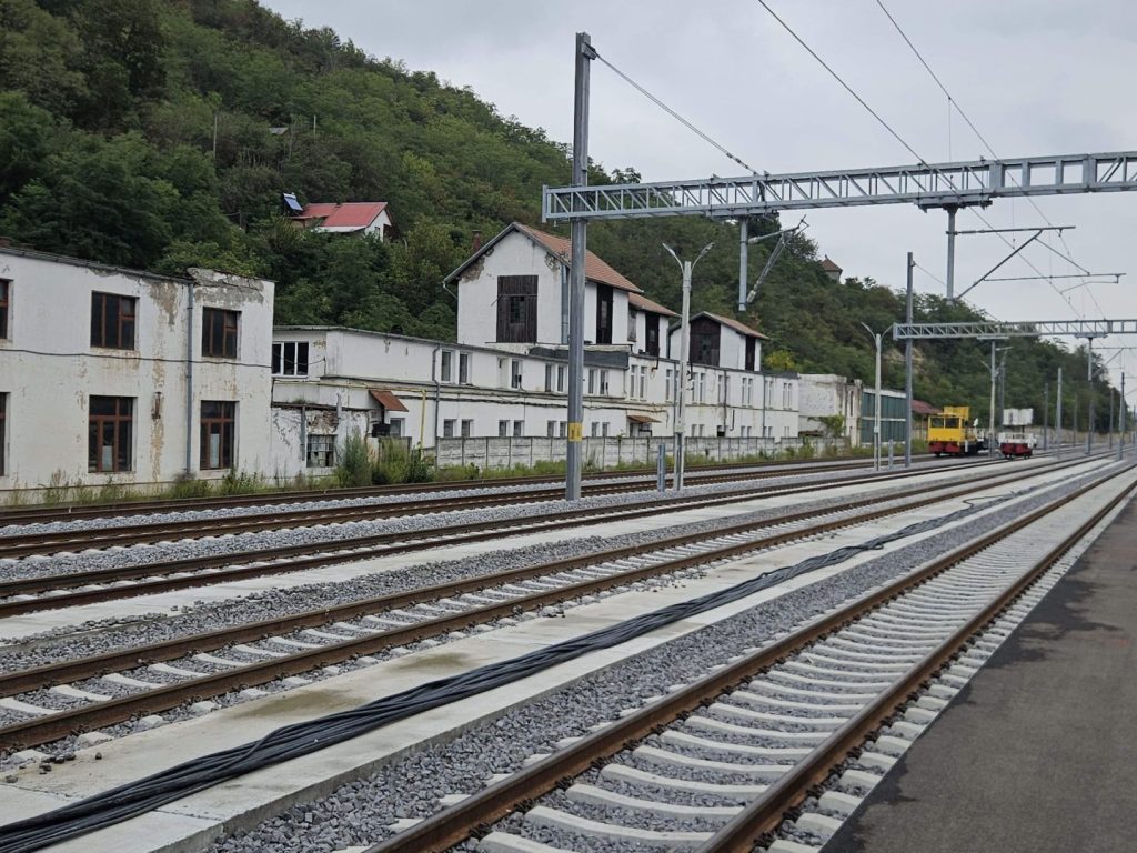 Modernizările pe calea ferată în 2025: Progrese timide și provocări majore