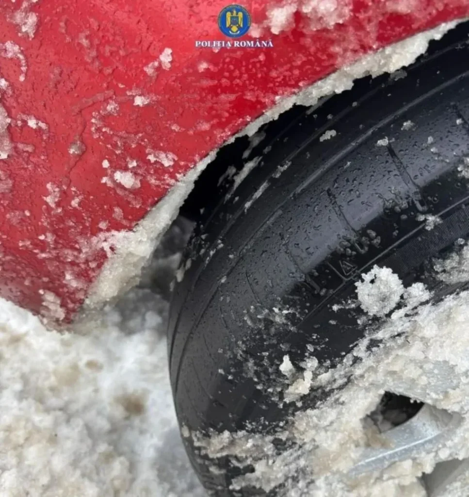 Conducătoare auto amendată pentru anvelope de vară pe autostradă