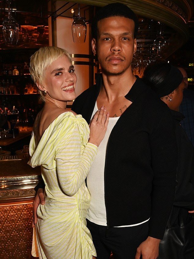 Benedict Cumberbatch: Ecologistul care a surprins cu o vizită în elicopter la conacul unui prieten