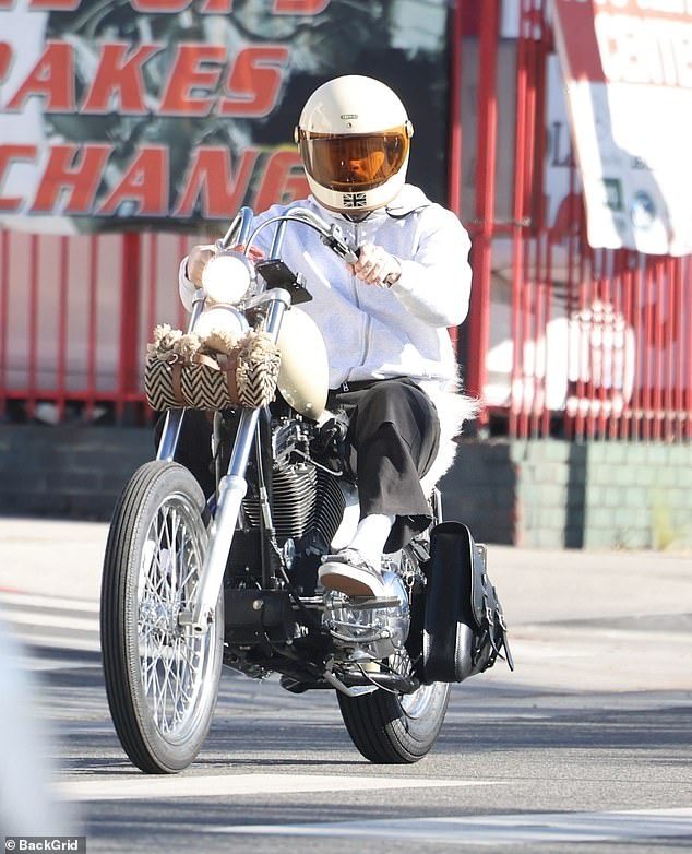 Brooklyn Beckham: Urmează pașii tatălui său David cu un Harley Davidson identic