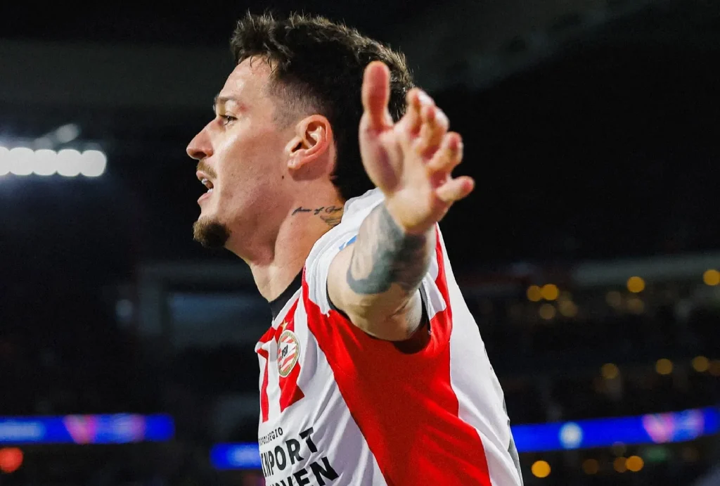 Dennis Man marchează pentru PSV într-o înfrângere împotriva FC Volendam în Eredivisie