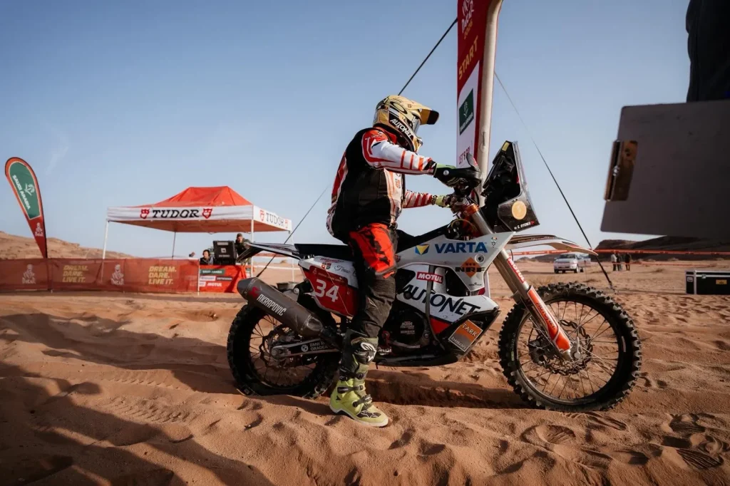 Titlu: Emanuel Gyenes, pilotul român de la Autonet Motorcycle Team, se pregătește pentru ultima etapă din Raliul Dakar 2026