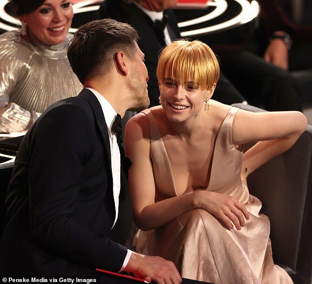 Jessie Buckley: Soțul secret al actriței răsplătite cu un Oscar se dovedește a fi un fost producător X Factor cu un CV surprinzător de stelar