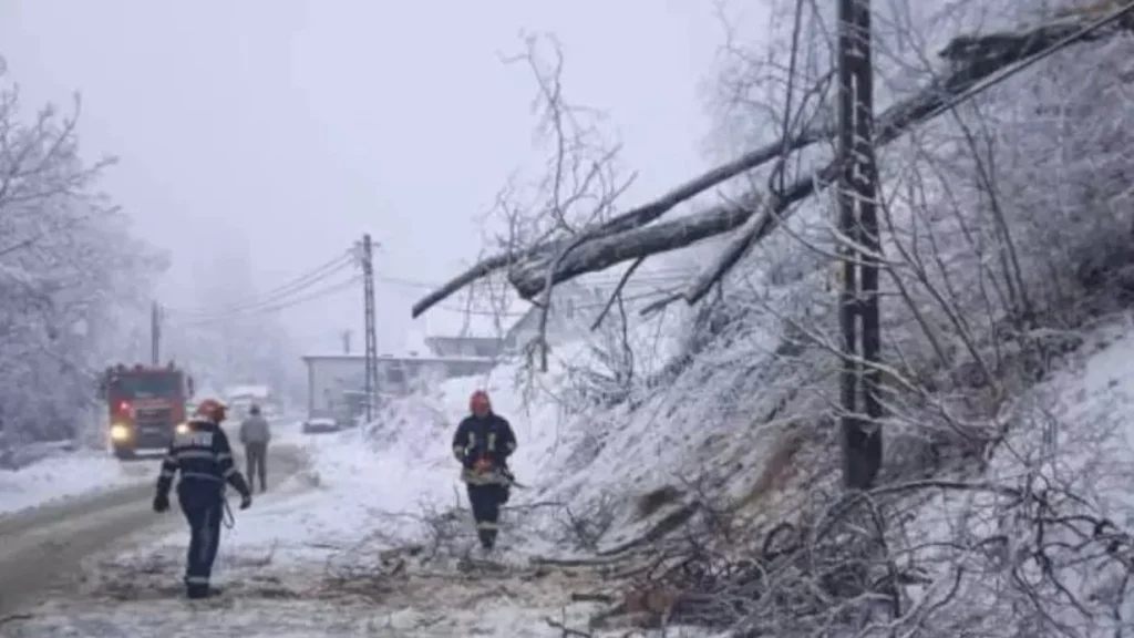 Intervenția echipajelor într-o zonă greu accesibilă din Rodna