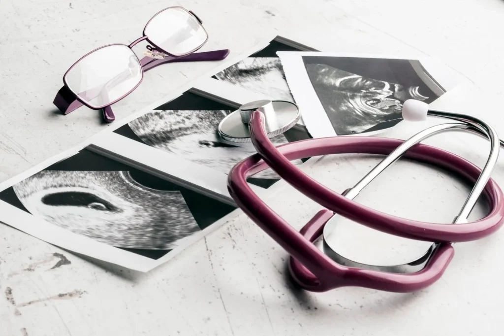 Beneficiile și Limitările Testării Genetice a Embrionilor în FIV