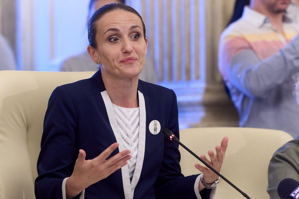 Primul scandal al anului din coaliție: PSD acuză Ministerul de Externe condus de Oana Țoiu de „trădare a intereselor” (SEO: scandal coaliție, PSD, Ministerul de Externe, Oana Țoiu)