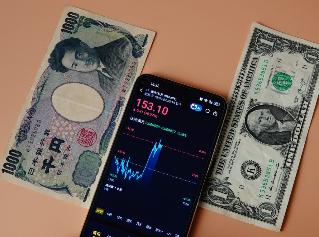 Criza financiară din Japonia: Ce se ascunde în spatele „bombei” de 7 trilioane de dolari