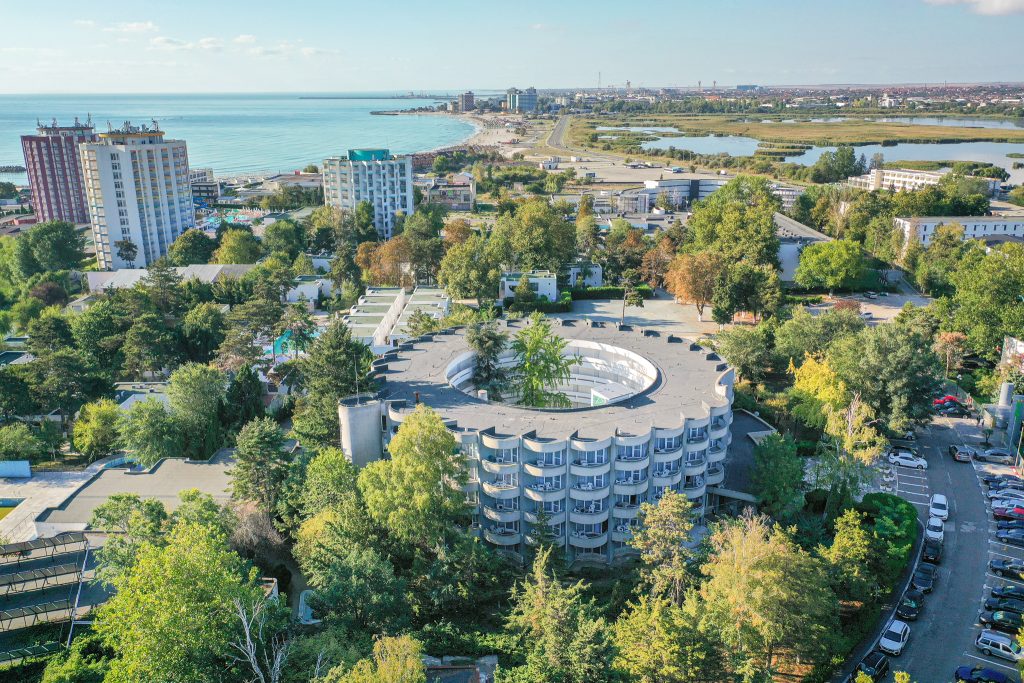 Hotelierii Mera achiziționează 3 hoteluri pe plajă în sudul litoralului românesc