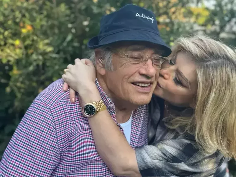 Reconfigurarea completă a știrii: