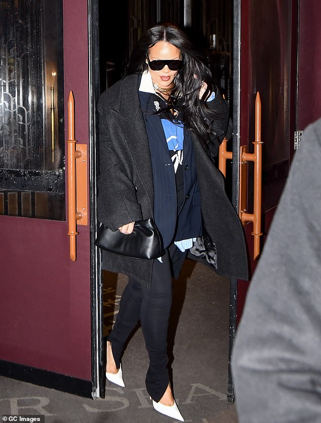 Rihanna reacționează dur la incidentul cu bodyguardul său după ce a fost lovită de o ușă