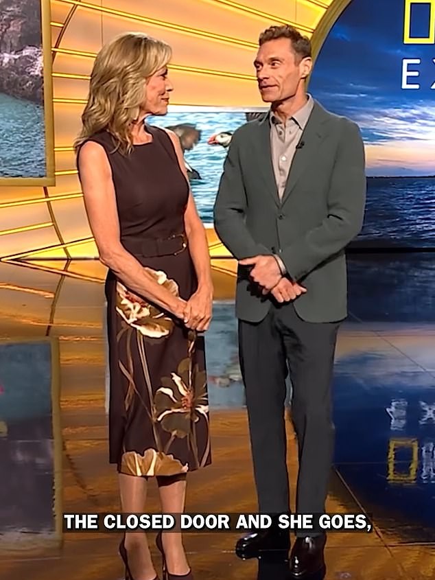 Ryan Seacrest și aspectul său subțire îngrijorează fanii în timp ce își felicită colega de la Wheel Of Fortune, Vanna White, pentru nunta sa