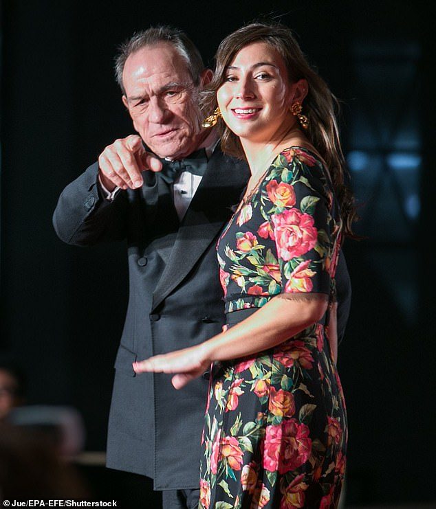 Tommy Lee Jones și familia își exprimă durerea după moartea fiicei Victoria la 34 de ani, iar familia devastată a emis un comunicat