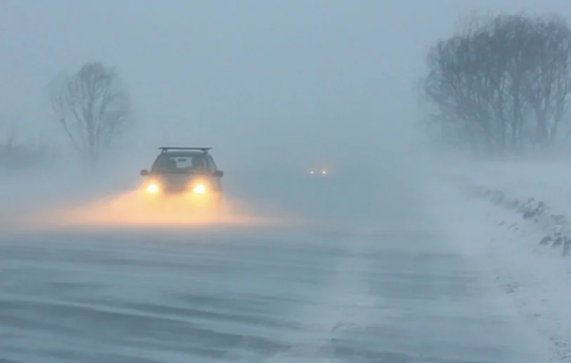 Trei tineri salvați dintr-un viscol într-o zonă montană izolată